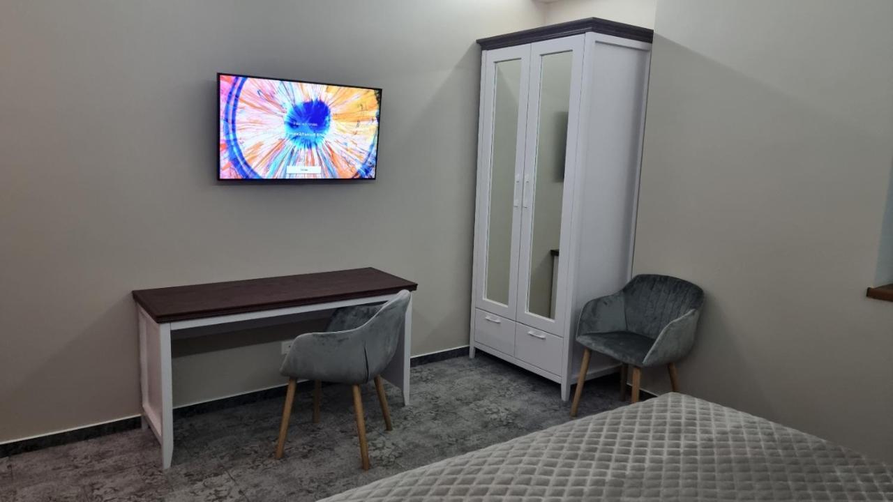 Acaem Hotel