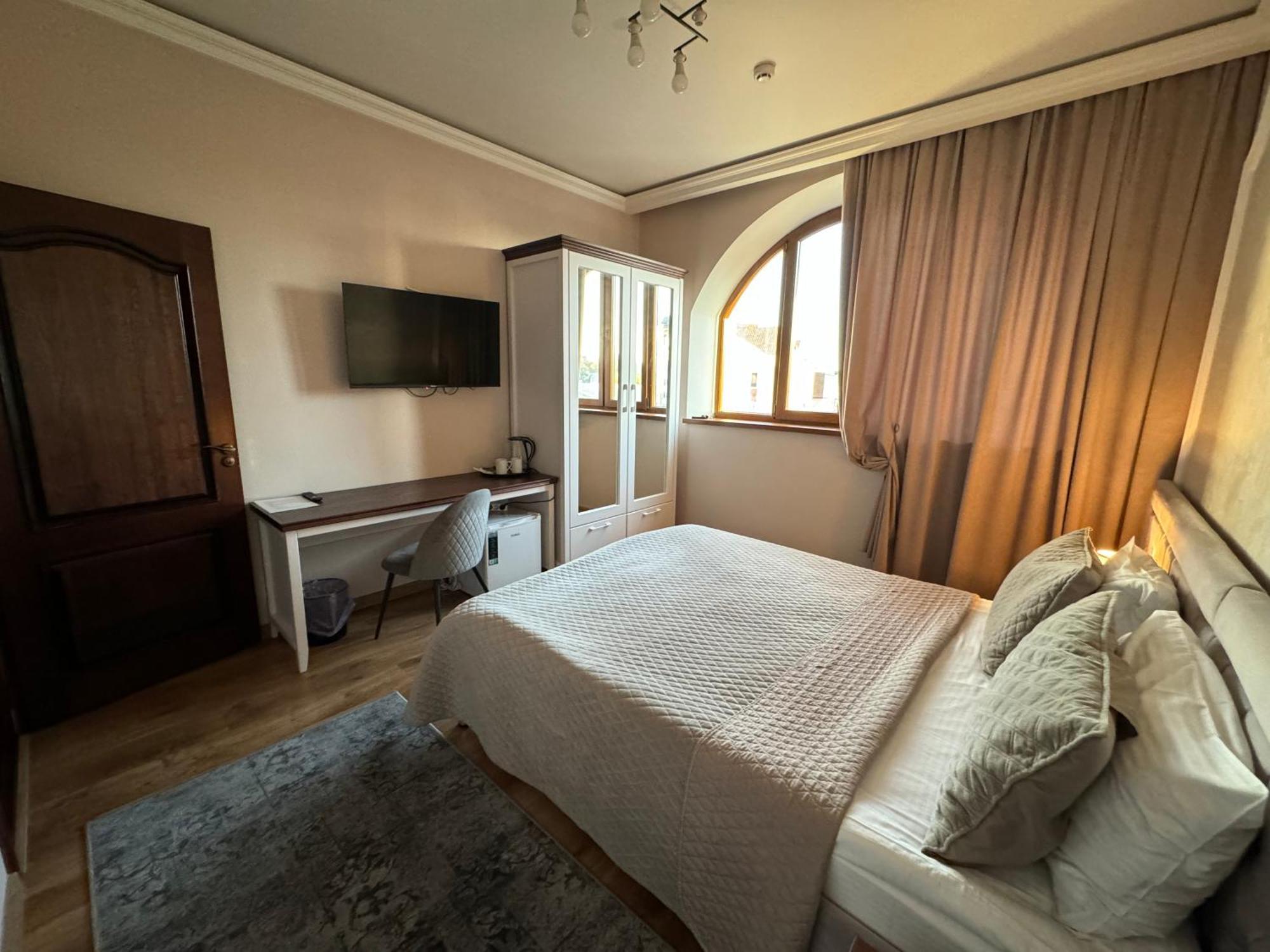 Acaem Hotel